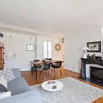 Modern Apartment Near Louvre By Guestready